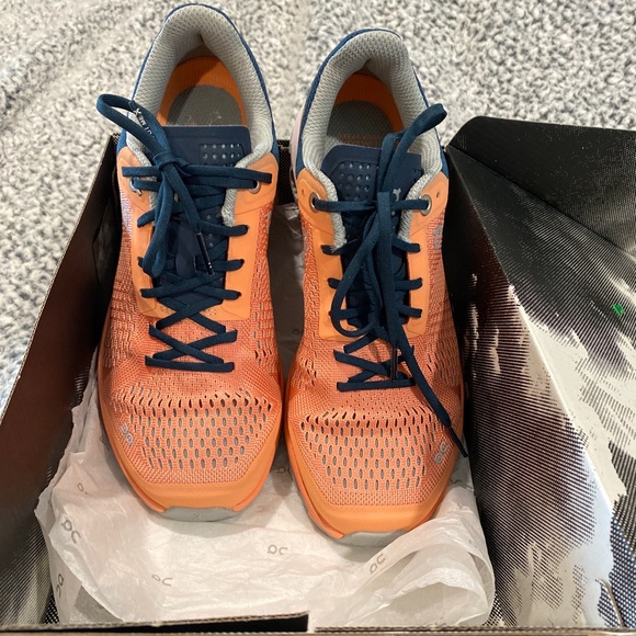 Oncloud Running Shoe - Picture 3 of 3